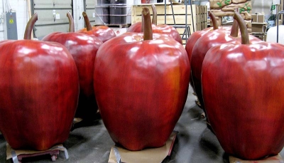 4ft and 5ft Apple Statues for Kings Dominion Theme Park
