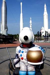 Astronaut Snoopy Statue