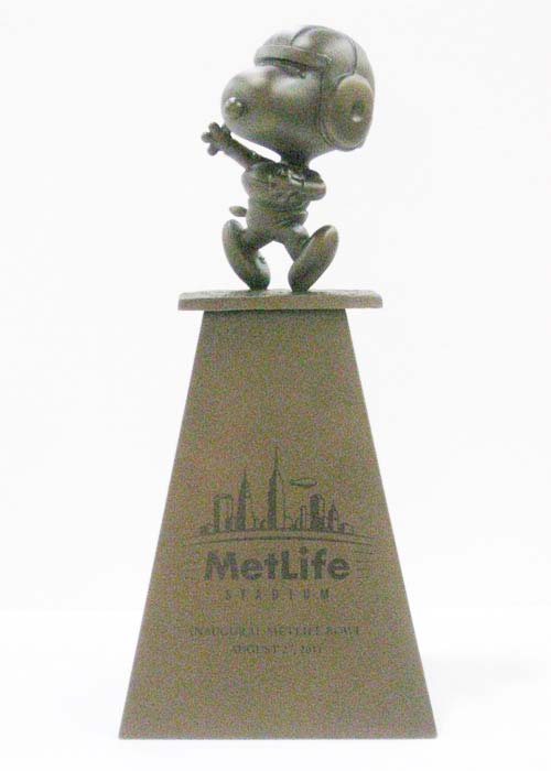 Metlife Bowl Snoopy Trophy for Metlife