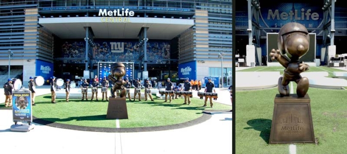 Custom 8ft Football Snoopy on Base Bronze