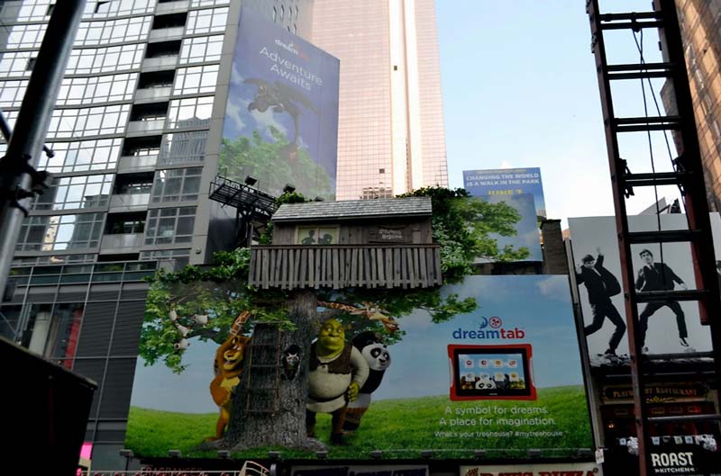 30ft Treehouse on Billboard for Periscope/Dreamworks